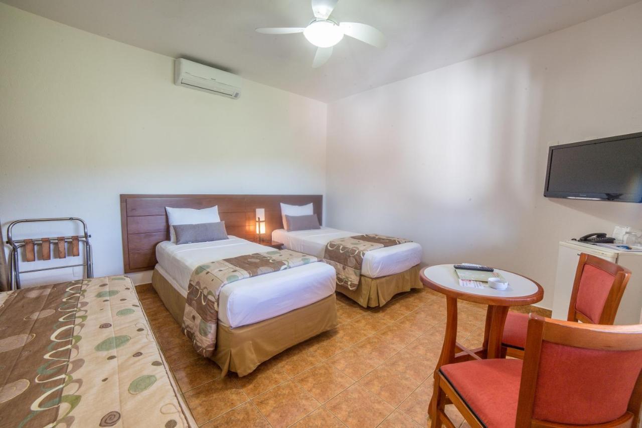 Hotel Estancia Atibainha - Resort & Convention นาซาเร เปาลิสตา ภายนอก รูปภาพ