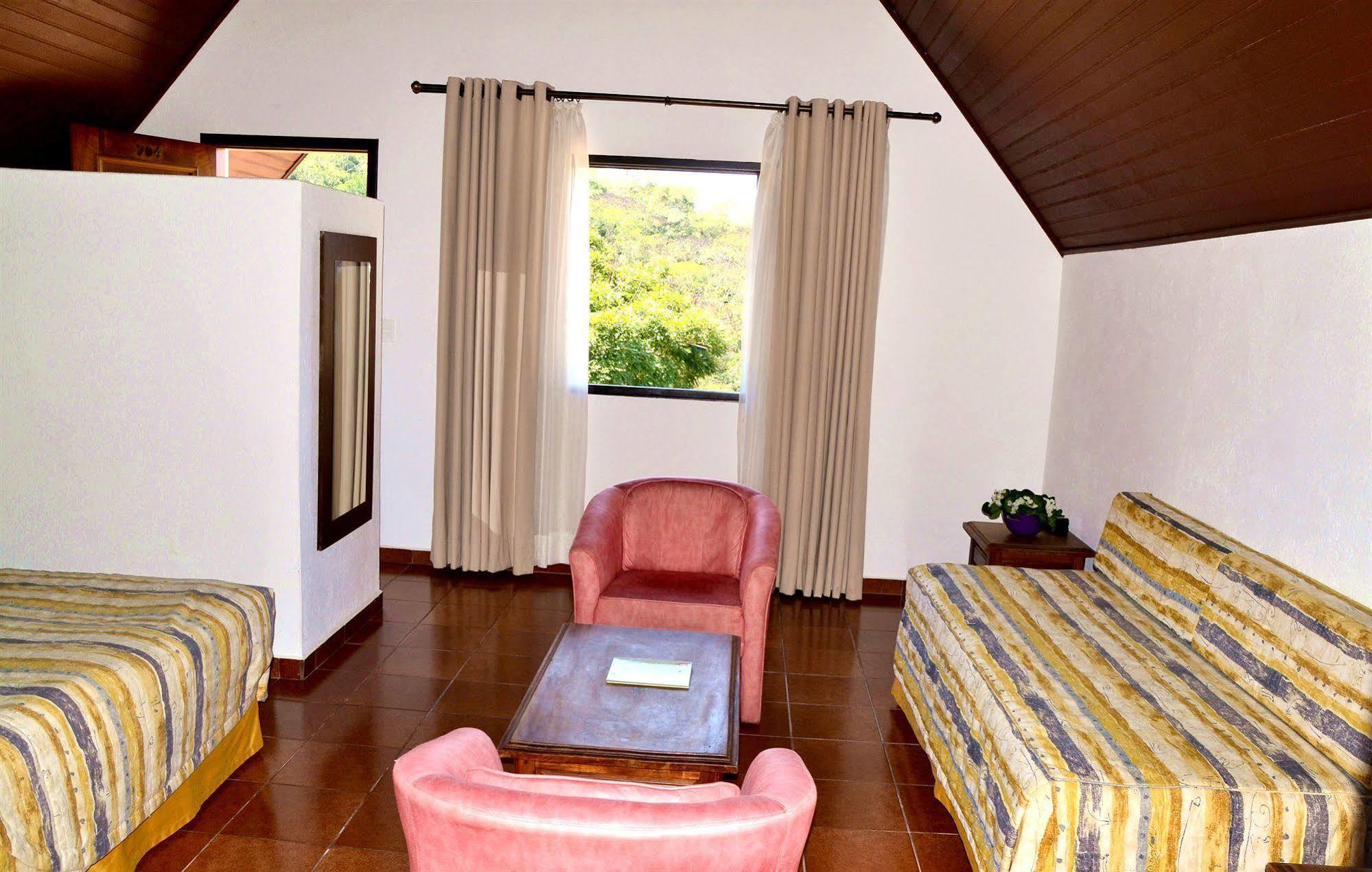 Hotel Estancia Atibainha - Resort & Convention นาซาเร เปาลิสตา ภายนอก รูปภาพ